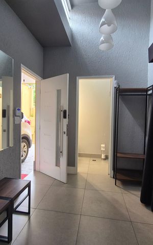 Casa para alugar com 281m², 3 quartos e 5 vagas Casa para alugar com 281m², 3 quartos e 5 vagasCozinha