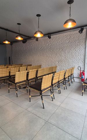 Casa para alugar com 281m², 3 quartos e 5 vagas Casa para alugar com 281m², 3 quartos e 5 vagasSala