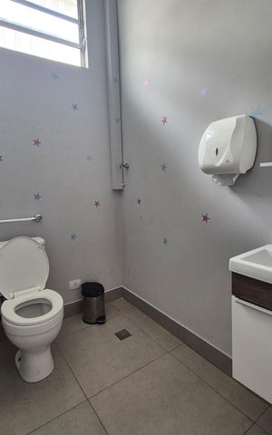 Casa para alugar com 281m², 3 quartos e 5 vagas Casa para alugar com 281m², 3 quartos e 5 vagasBanheiro 2