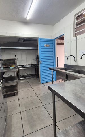 Casa para alugar com 281m², 3 quartos e 5 vagas Casa para alugar com 281m², 3 quartos e 5 vagasCozinha da Área de Serviço