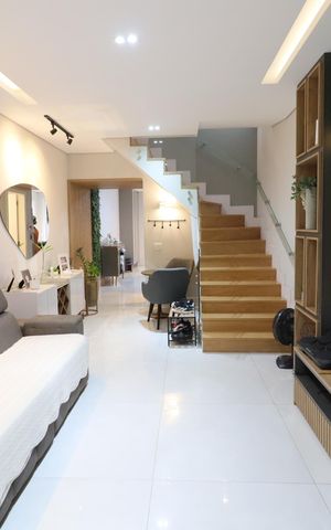 Casa à venda com 230m², 4 quartos e 2 vagasSala