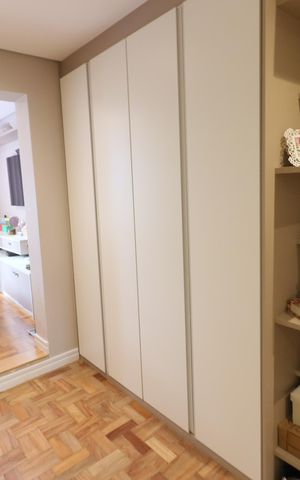 Casa à venda com 230m², 4 quartos e 2 vagasCloset da suíte 1