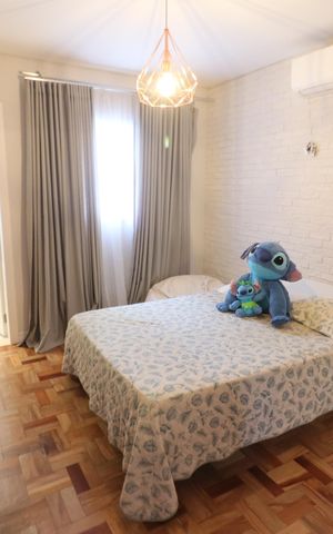 Casa à venda com 230m², 4 quartos e 2 vagasSuíte 2