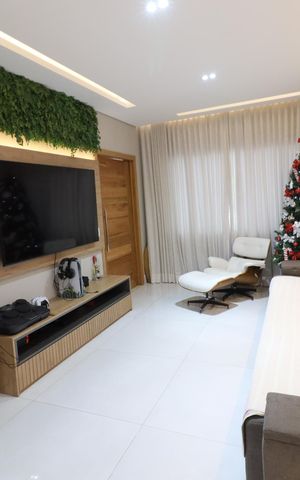 Casa à venda com 230m², 4 quartos e 2 vagasSala
