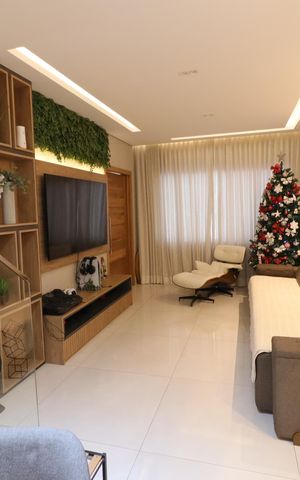 Casa à venda com 230m², 4 quartos e 2 vagasSala