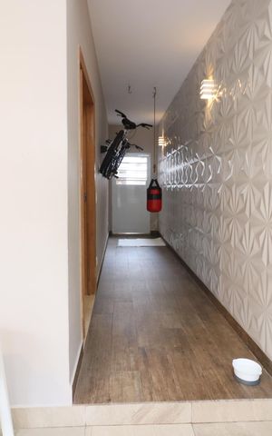 Casa à venda com 230m², 4 quartos e 2 vagasGaragem