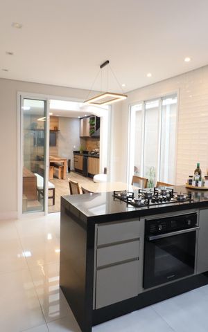 Casa à venda com 230m², 4 quartos e 2 vagasCozinha