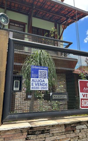 Casa à venda com 300m², 4 quartos e 2 vagas