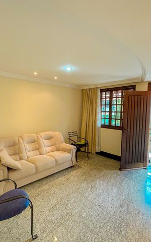 Casa à venda com 300m², 4 quartos e 2 vagas
