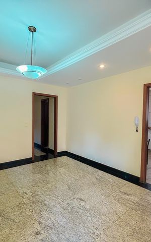 Casa à venda com 300m², 4 quartos e 2 vagas