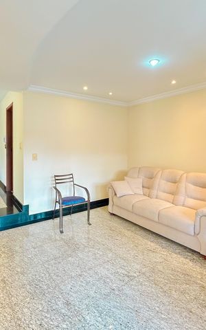 Casa à venda com 300m², 4 quartos e 2 vagas