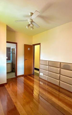 Casa à venda com 300m², 4 quartos e 2 vagas