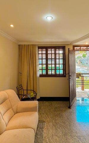 Casa à venda com 300m², 4 quartos e 2 vagas