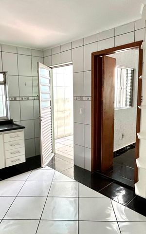 Casa à venda com 168m², 2 quartos e 2 vagas Casa à venda com 168m², 2 quartos e 2 vagasCozinha