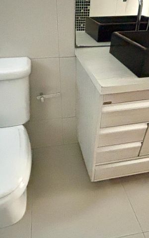 Casa à venda com 168m², 2 quartos e 2 vagas Casa à venda com 168m², 2 quartos e 2 vagasBanheiro 1