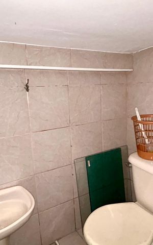Casa à venda com 168m², 2 quartos e 2 vagas Casa à venda com 168m², 2 quartos e 2 vagasBanheiro 2