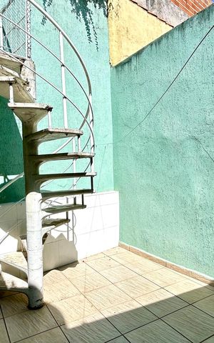 Casa à venda com 168m², 2 quartos e 2 vagas Casa à venda com 168m², 2 quartos e 2 vagasQuintal