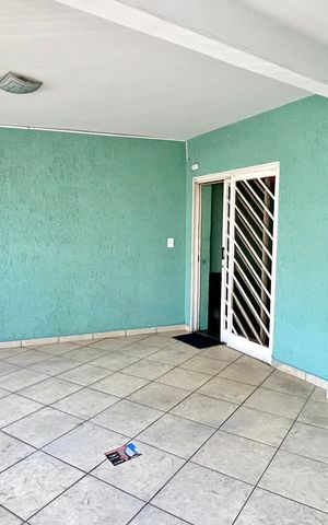 Casa à venda com 168m², 2 quartos e 2 vagas Casa à venda com 168m², 2 quartos e 2 vagasGaragem
