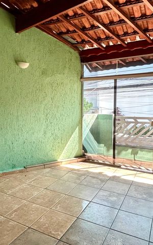 Casa à venda com 168m², 2 quartos e 2 vagas Casa à venda com 168m², 2 quartos e 2 vagasChurrasqueira
