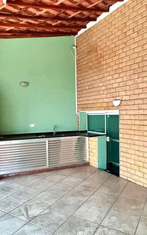 Casa à venda com 168m², 2 quartos e 2 vagas Casa à venda com 168m², 2 quartos e 2 vagasChurrasqueira