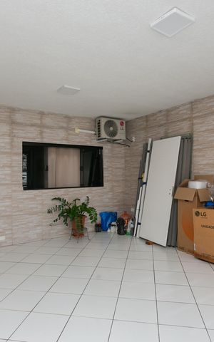 Casa à venda com 171m², 3 quartos e 2 vagas Casa à venda com 171m², 3 quartos e 2 vagasGaragem