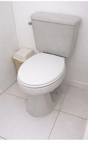Studio para alugar com 27m², 1 quarto e 1 vaga Studio para alugar com 27m², 1 quarto e 1 vagaBanheiro