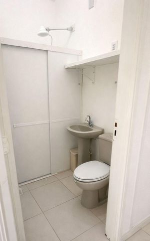 Studio para alugar com 27m², 1 quarto e 1 vaga Studio para alugar com 27m², 1 quarto e 1 vagaBanheiro