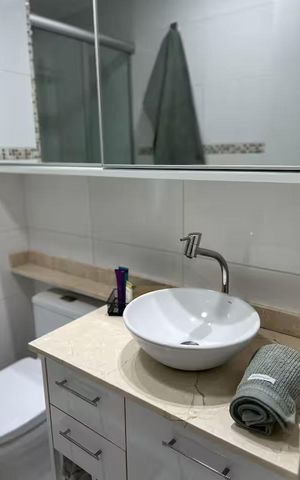 Apartamento para alugar com 61m², 2 quartos e 1 vaga Apartamento para alugar com 61m², 2 quartos e 1 vagaBanheiro 1