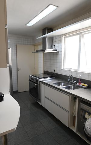 Apartamento para alugar com 104m², 2 quartos e 2 vagasCozinha