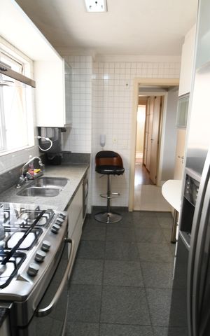 Apartamento para alugar com 104m², 2 quartos e 2 vagasCozinha