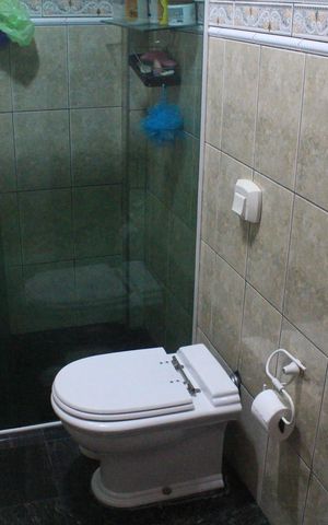 Casa à venda com 117m², 2 quartos e 1 vagaBanheiro 2