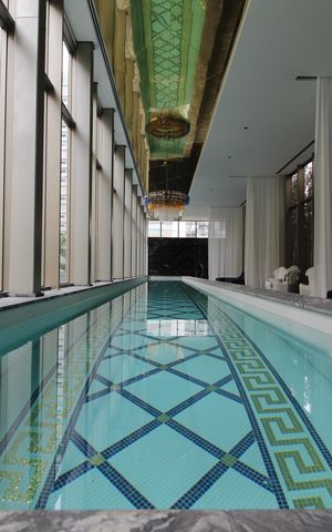 Apartamento à venda com 221m², 3 quartos e 3 vagasÁrea Comum - Piscina