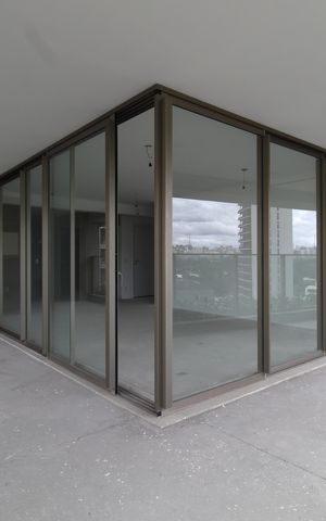 Apartamento à venda com 221m², 3 quartos e 3 vagasVaranda