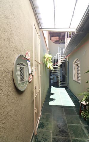Casa à venda com 155m², 3 quartos e 2 vagasCorredor
