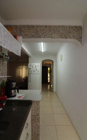 Casa à venda com 155m², 3 quartos e 2 vagasCozinha 