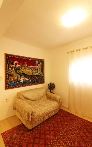 Casa à venda com 155m², 3 quartos e 2 vagasEscritório