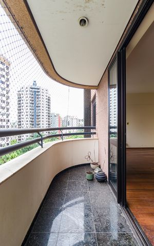 Apartamento para alugar com 159m², 3 quartos e 3 vagas