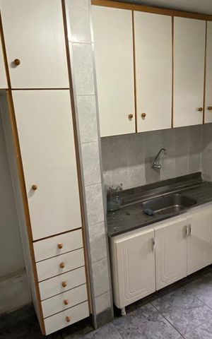 Apartamento à venda com 37m², 1 quarto e sem vaga Apartamento à venda com 37m², 1 quarto e sem vagaCozinha - Armários