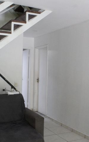 Casa de condomínio à venda com 150m², 4 quartos e 1 vagaSala
