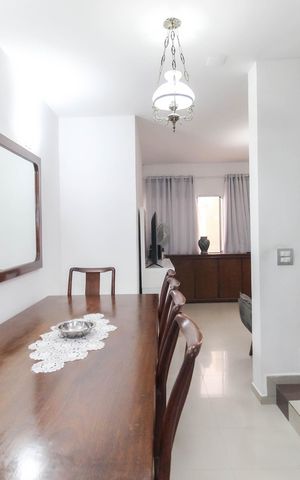 Casa à venda com 205m², 4 quartos e 2 vagasSala Casa 1
