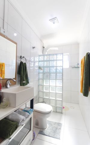 Casa à venda com 205m², 4 quartos e 2 vagasBanheiro Social Casa 1
