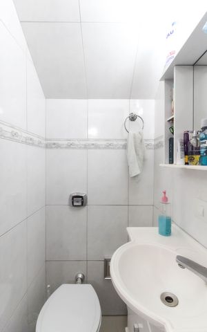 Casa à venda com 205m², 4 quartos e 2 vagasLavabo Casa 1