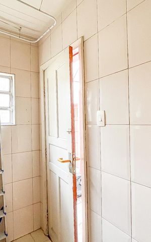 Casa à venda com 112m², 3 quartos e 1 vaga Casa à venda com 112m², 3 quartos e 1 vagaBanheiro de serviço