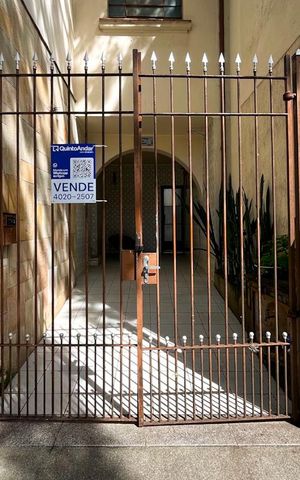Casa à venda com 112m², 3 quartos e 1 vaga Casa à venda com 112m², 3 quartos e 1 vagaFachada