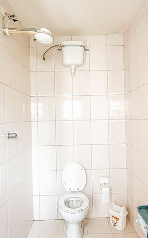 Casa à venda com 112m², 3 quartos e 1 vaga Casa à venda com 112m², 3 quartos e 1 vagaBanheiro de serviço