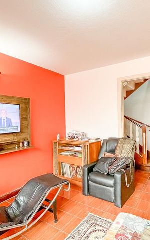 Casa à venda com 112m², 3 quartos e 1 vaga Casa à venda com 112m², 3 quartos e 1 vagaSala