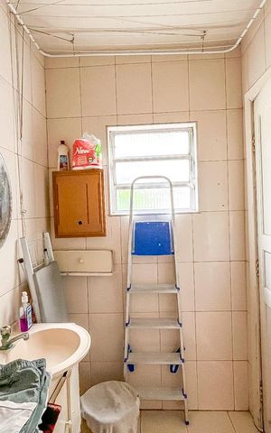 Casa à venda com 112m², 3 quartos e 1 vaga Casa à venda com 112m², 3 quartos e 1 vagaBanheiro de serviço