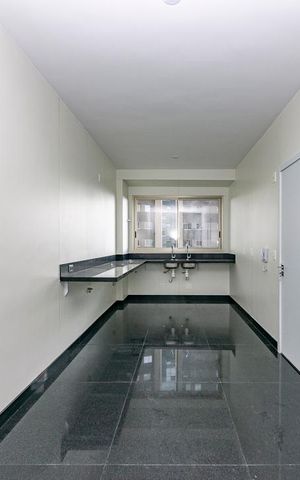 Apartamento à venda com 208m², 4 quartos e 4 vagas