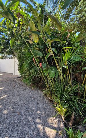 Casa de condomínio à venda com 240m², 4 quartos e 4 vagas
