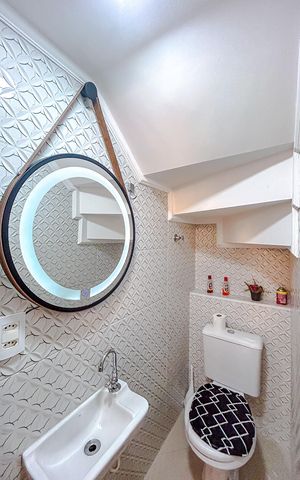 Casa de condomínio à venda com 116m², 2 quartos e 2 vagasLavabo